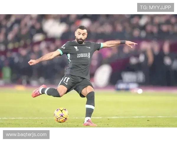 萨拉赫近期与欧洲豪门传闻不断，转会动向备受期待