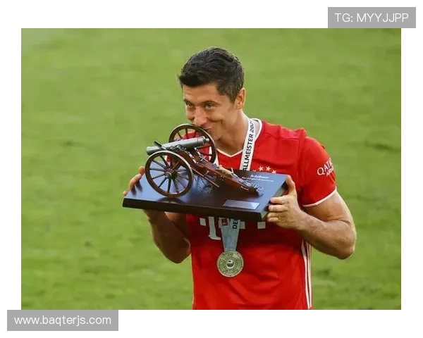 莱万多夫斯基世预赛表现稳健，持续提升进攻效率